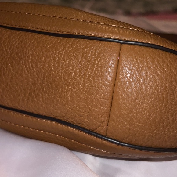 Michael Kors - “Lydia” hobo in Acorn/ soft tan/brown Questions just ask - Picture 5 of 13